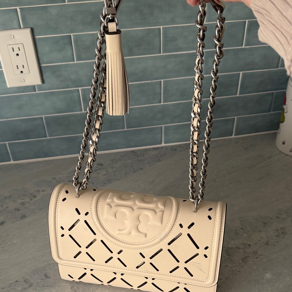 Tory Burch Cream Cut-Out Shoulder Bag - Picture 7 of 16